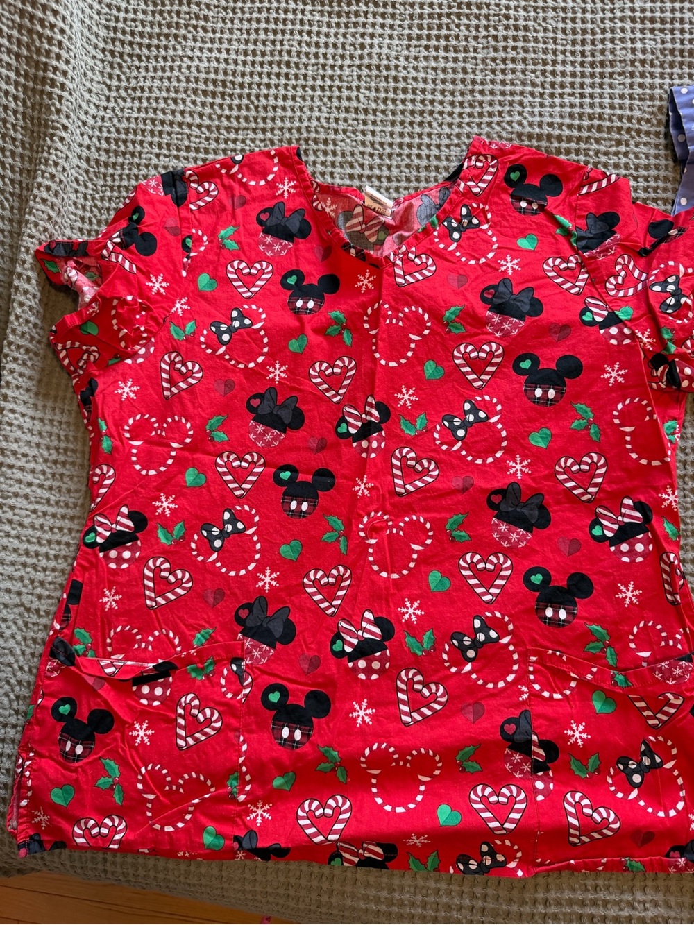 Red Holiday Print Scrub Top - Cute Candy Cane Hearts